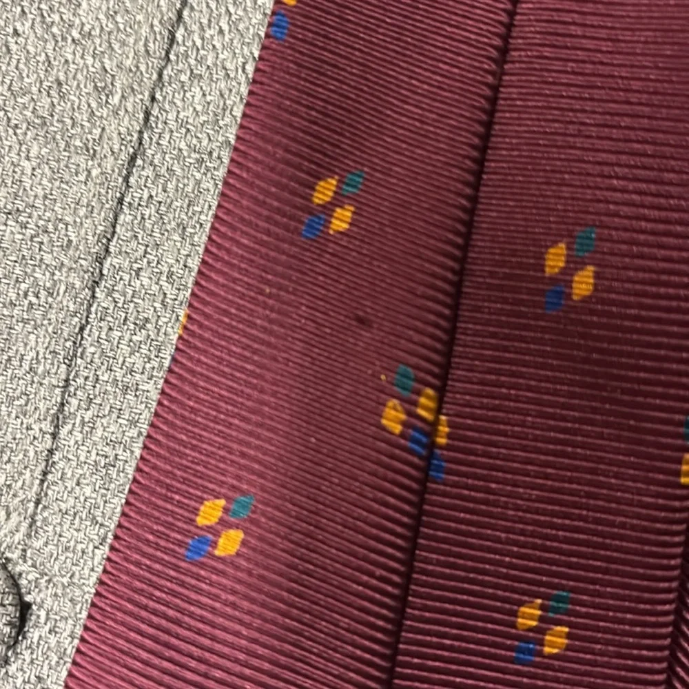 Paul Stuart Tie‎